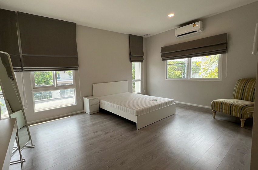 House with Shared Pool in Bangnatrad 