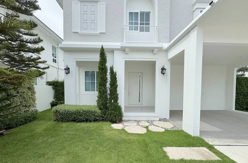 House with Shared Pool in Bangnatrad 