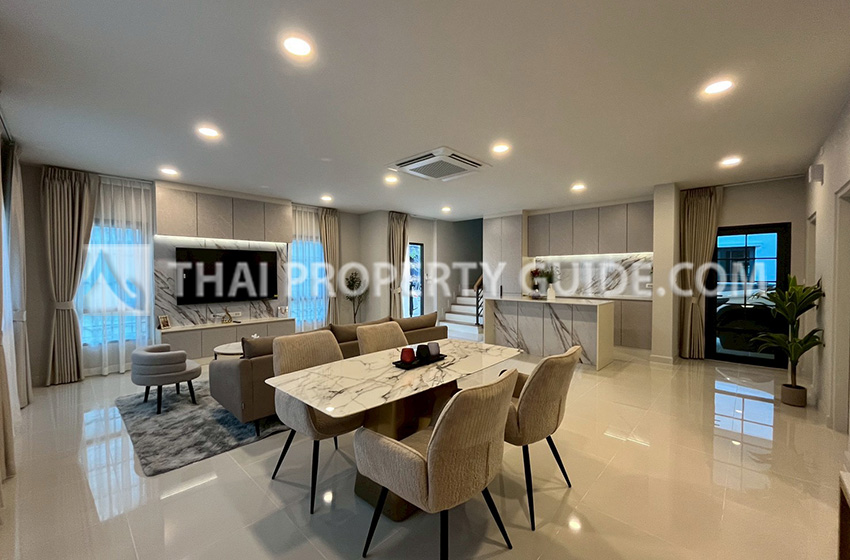 House with Shared Pool in Bangnatrad 