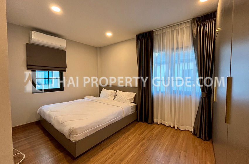 House with Shared Pool in Bangnatrad 