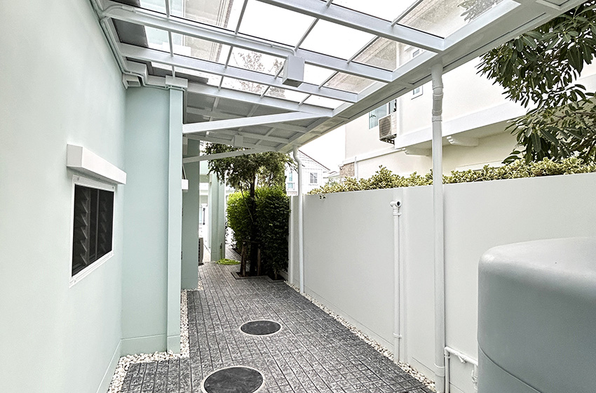 House with Shared Pool in Bangnatrad 