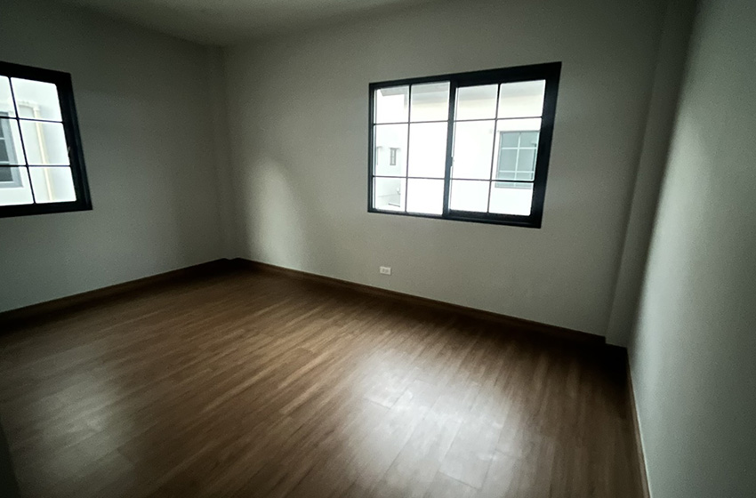 House with Shared Pool in Bangnatrad 