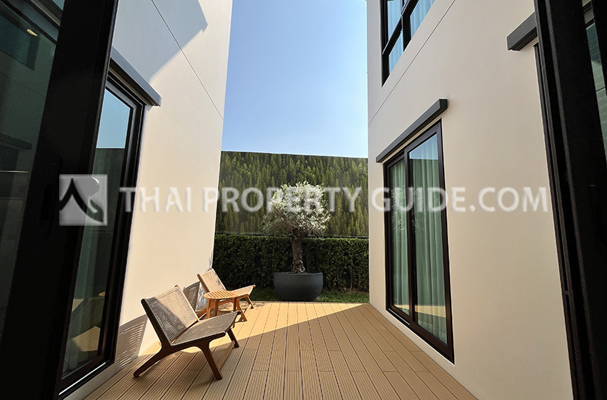 House with Shared Pool in Bangnatrad 