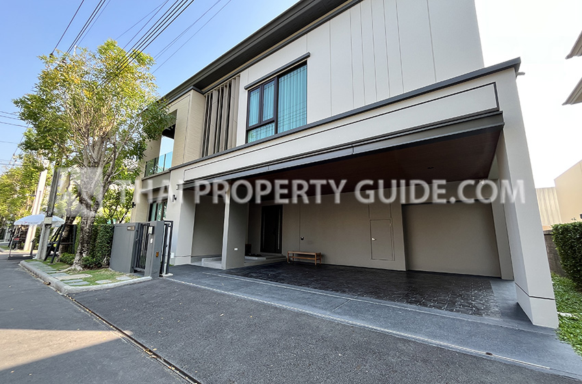 House with Shared Pool in Bangnatrad 