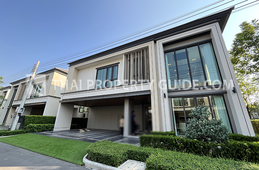 House with Shared Pool in Bangnatrad 