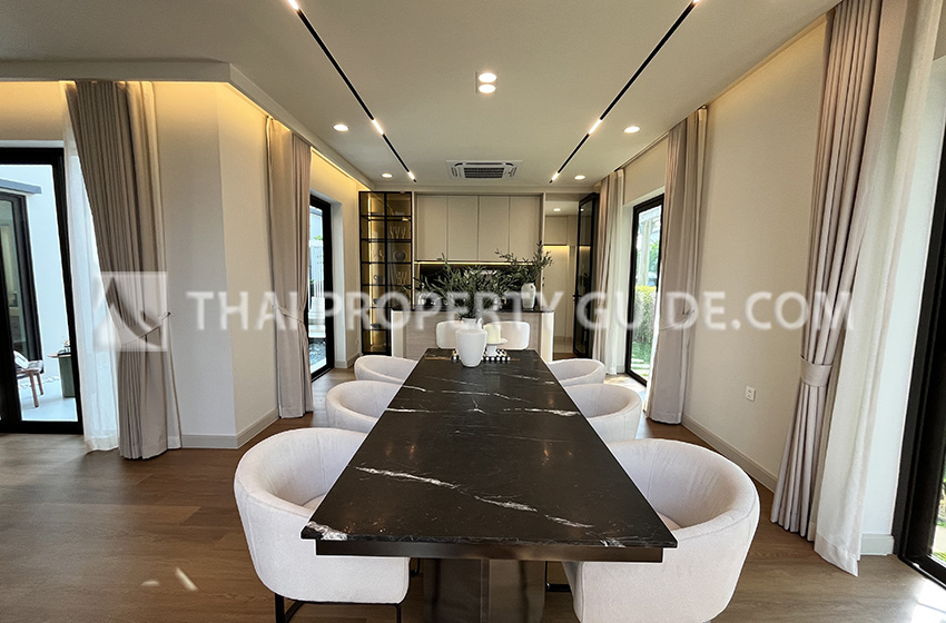 House with Shared Pool in Bangnatrad 