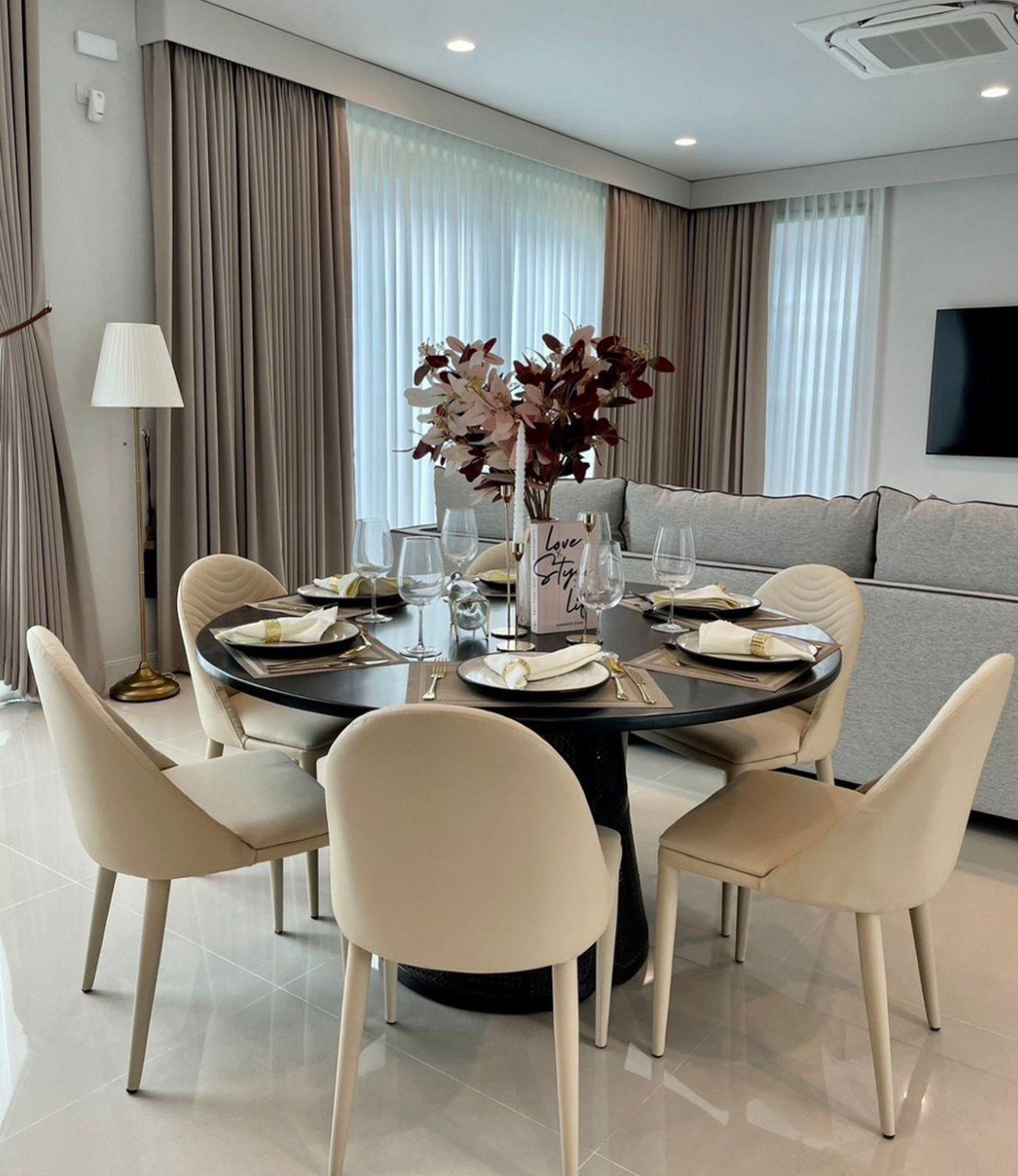 House with Shared Pool for rent in Krung Thep Kritha