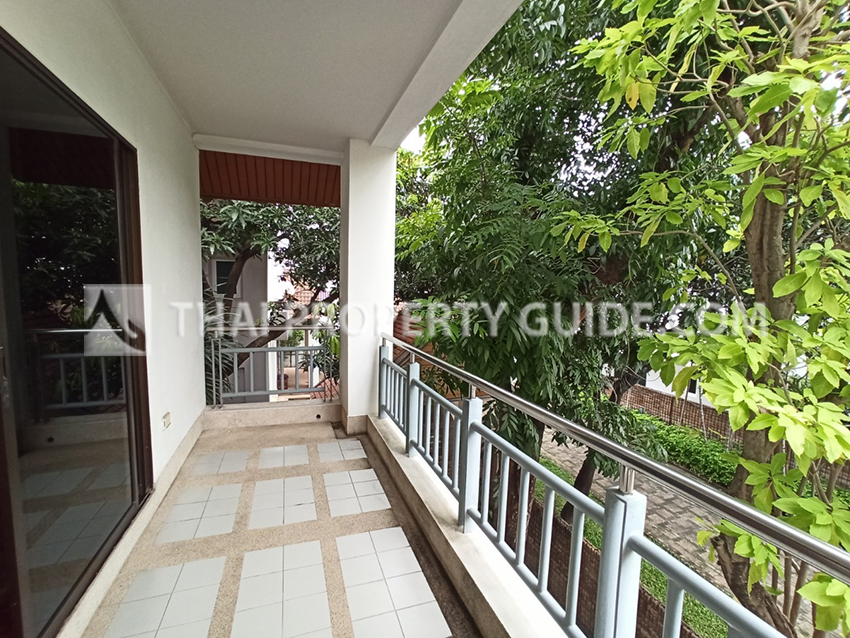 House with Shared Pool in Nichada Thani 