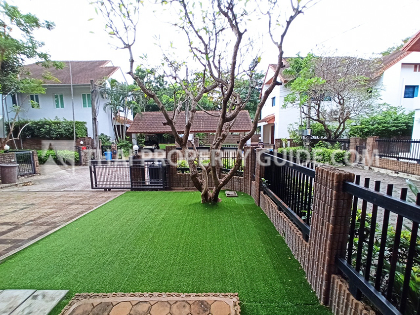 House with Shared Pool in Nichada Thani 