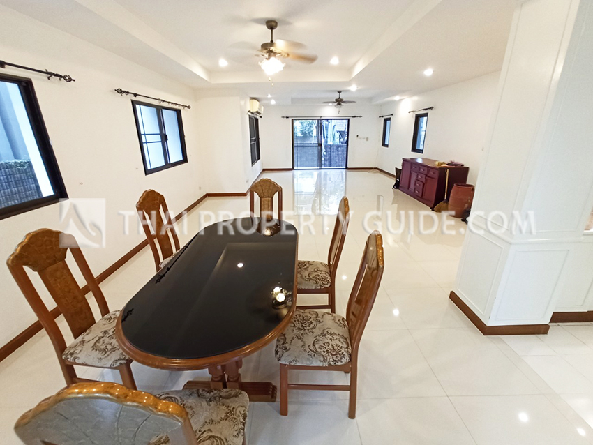 House with Shared Pool in Nichada Thani 