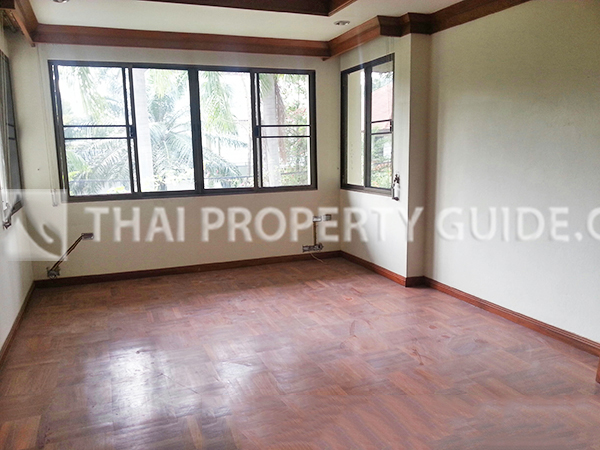 House with Shared Pool in Nichada Thani 