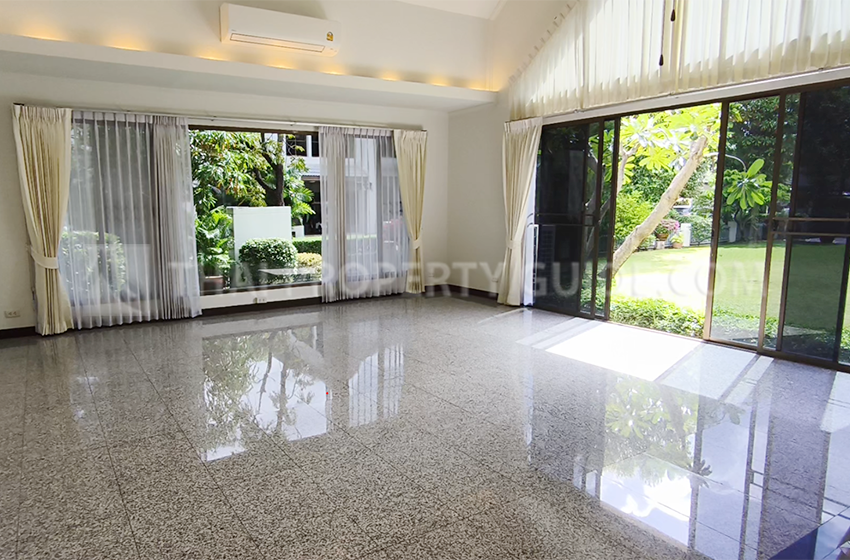 House with Shared Pool in Nichada Thani 