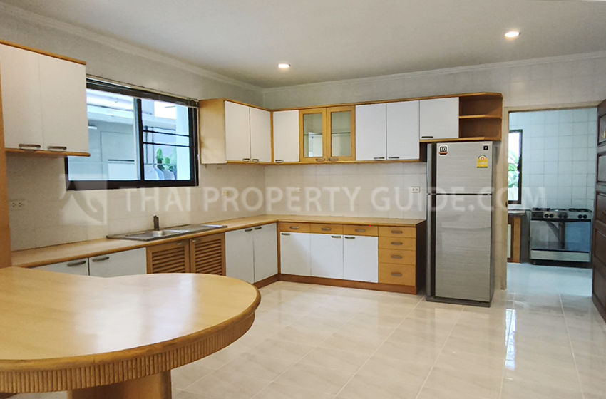 House with Shared Pool in Nichada Thani 