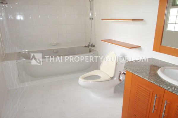 House with Shared Pool in Nichada Thani 