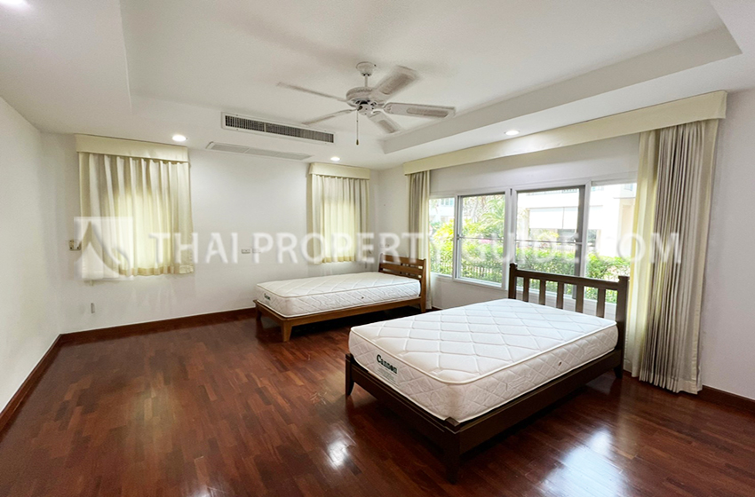 House with Shared Pool in Nichada Thani 