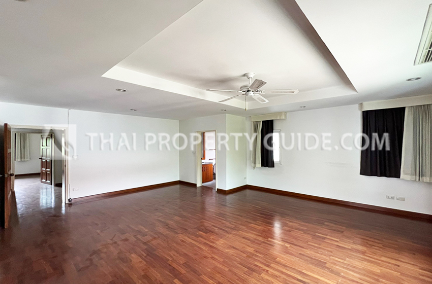 House with Shared Pool in Nichada Thani 