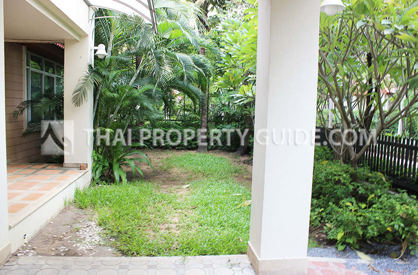 House with Shared Pool in Nichada Thani 