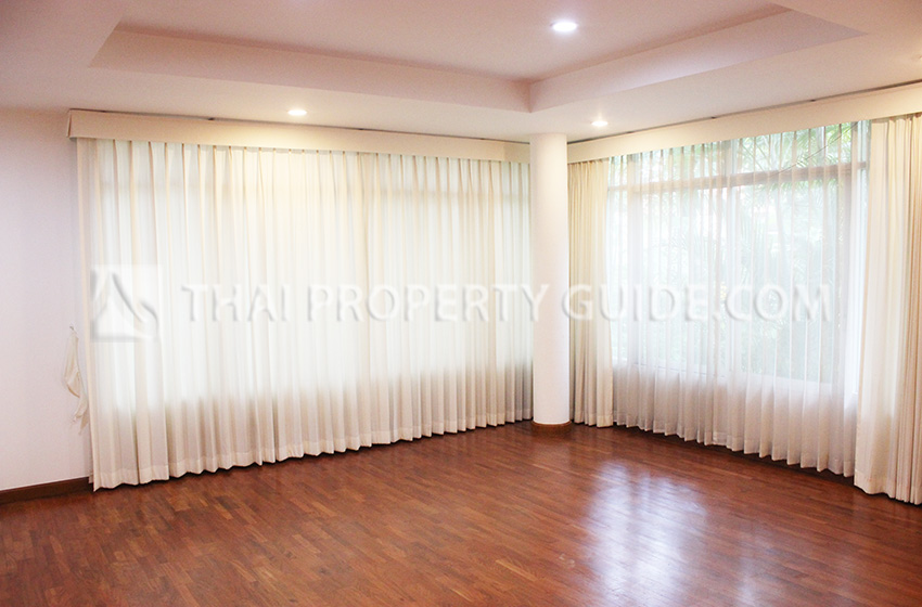 House with Shared Pool in Nichada Thani 