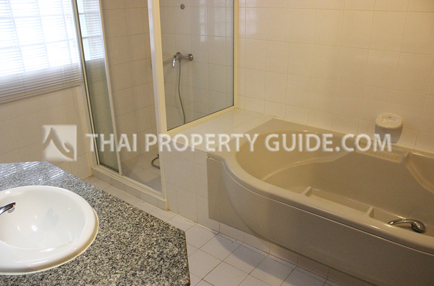 House with Shared Pool in Nichada Thani 