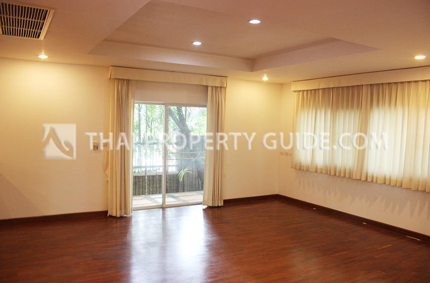 House with Shared Pool in Nichada Thani 