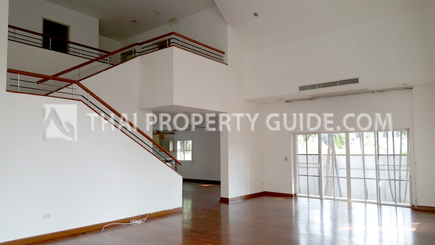 House with Shared Pool in Nichada Thani 