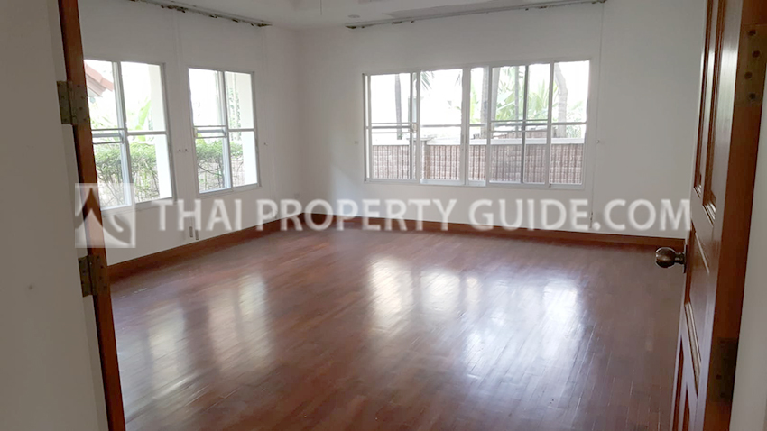 House with Shared Pool in Nichada Thani 