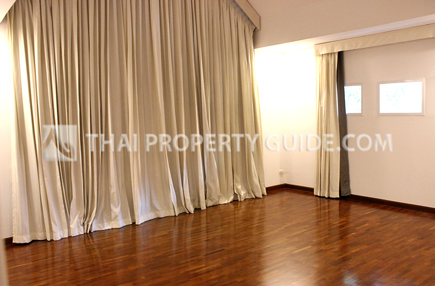 House with Shared Pool in Nichada Thani 