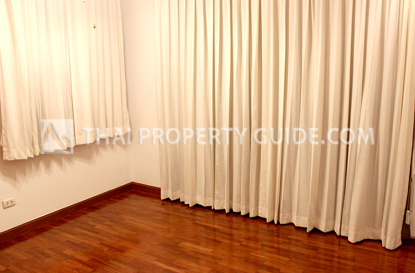 House with Shared Pool in Nichada Thani 