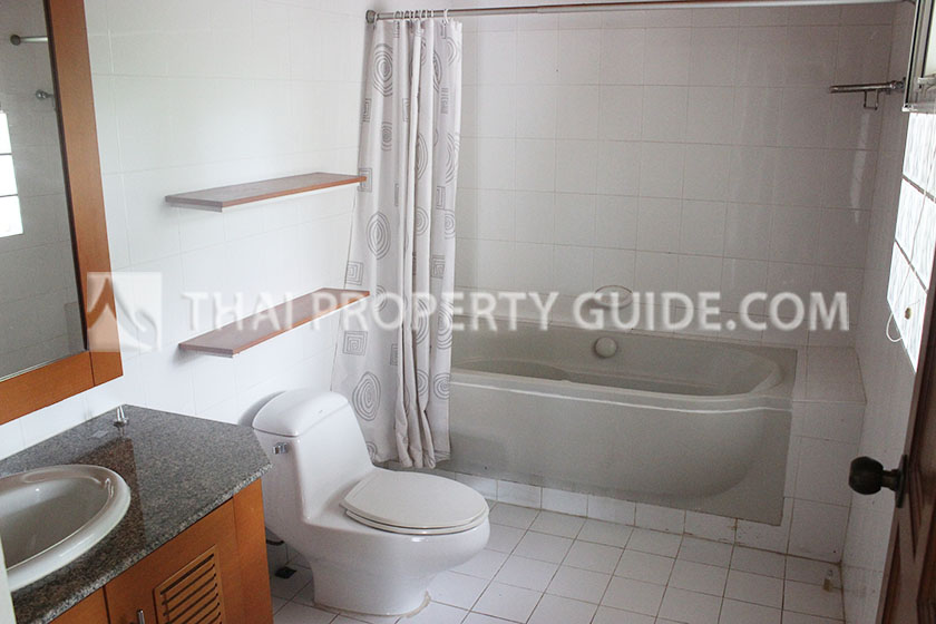 House with Shared Pool in Nichada Thani 