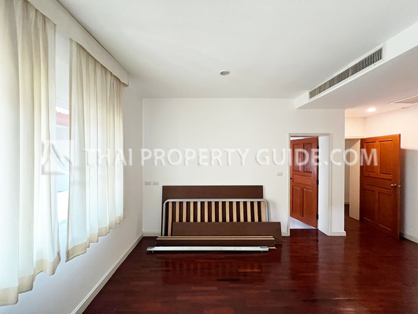House with Shared Pool in Nichada Thani 
