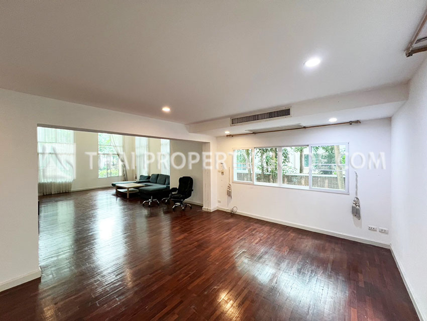 House with Shared Pool in Nichada Thani 