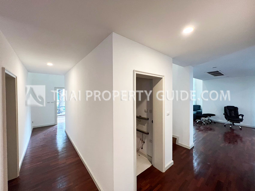 House with Shared Pool in Nichada Thani 