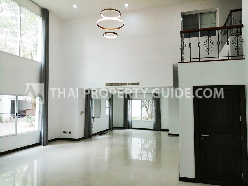 House with Shared Pool in Nichada Thani 
