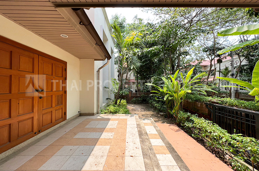 House with Shared Pool in Nichada Thani 