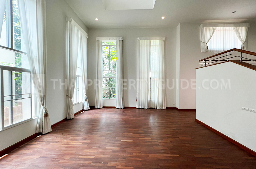 House with Shared Pool in Nichada Thani 