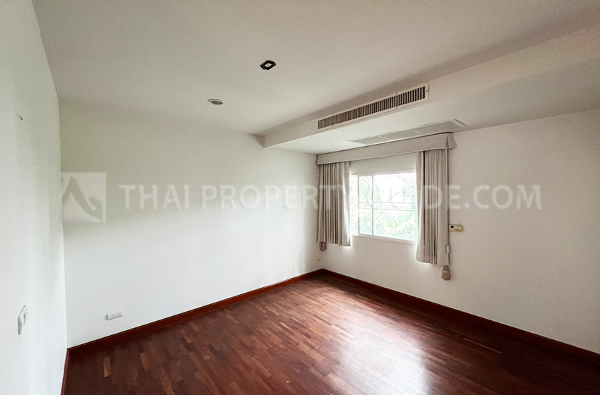 House with Shared Pool in Nichada Thani 