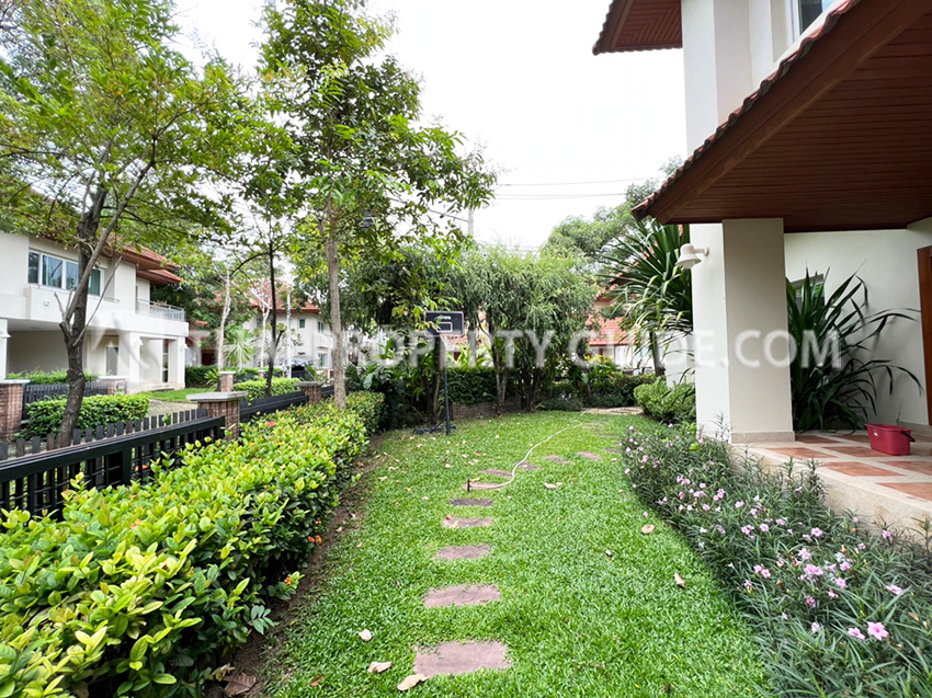 House with Shared Pool in Nichada Thani 