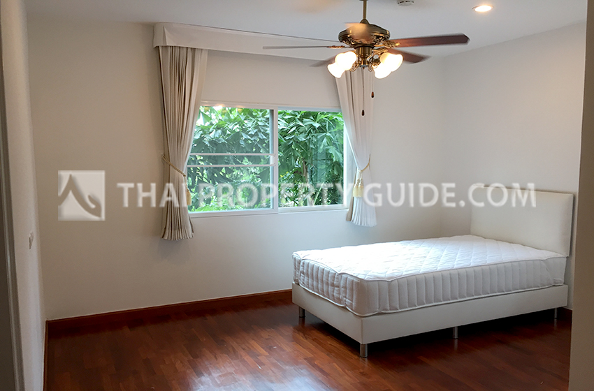 House with Shared Pool in Nichada Thani 