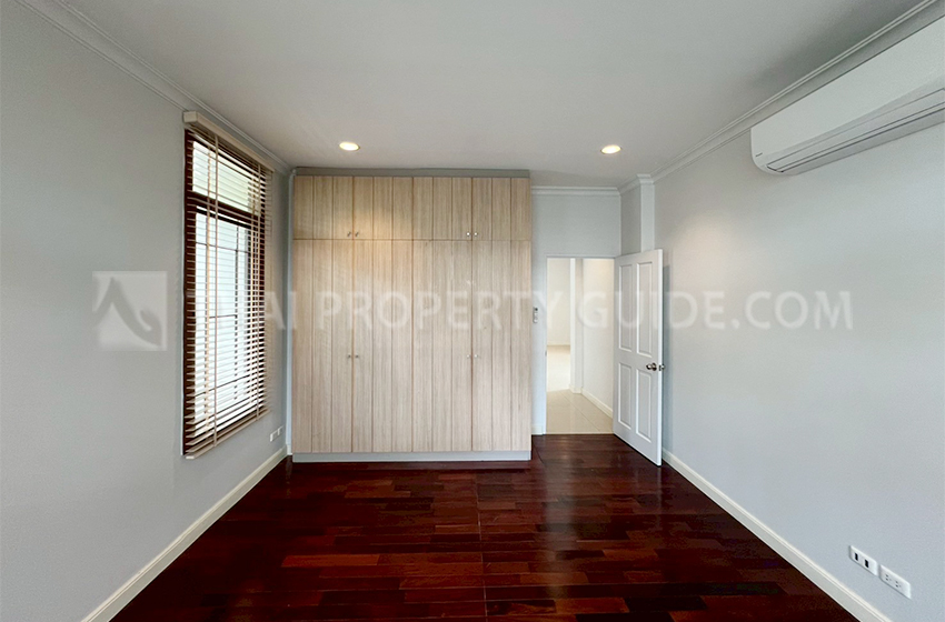 House with Shared Pool in Pattanakarn 