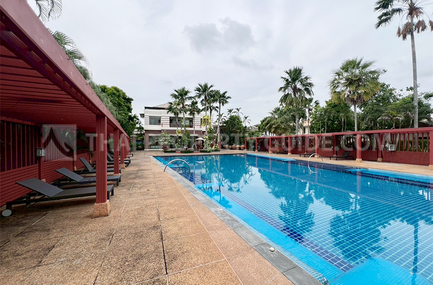 House with Shared Pool in Pattanakarn 