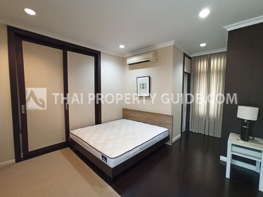 House with Shared Pool in Pattanakarn 