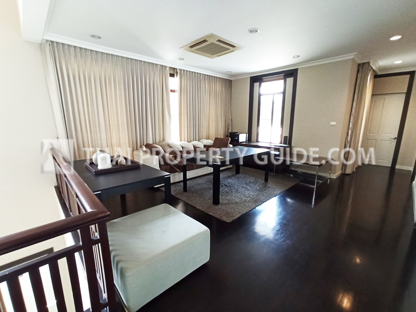 House with Shared Pool in Pattanakarn 