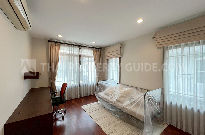 House with Shared Pool in Pattanakarn 