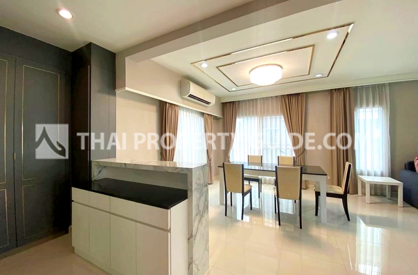 House with Shared Pool in Pattanakarn 