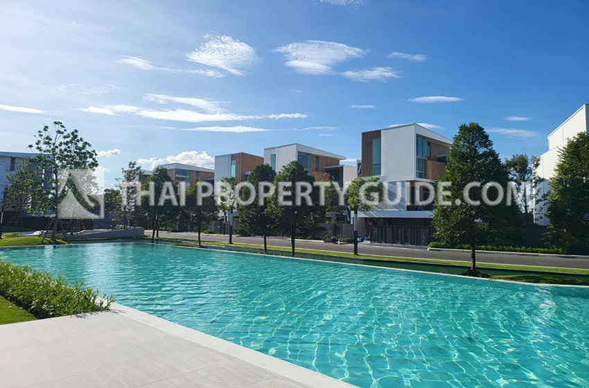House with Shared Pool in Rama 9 