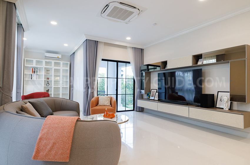 House with Shared Pool in Rama 9 