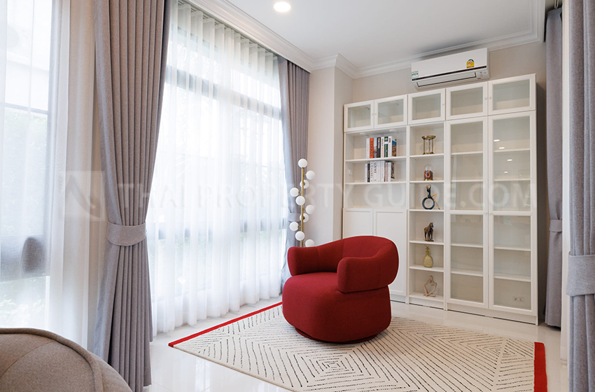 House with Shared Pool in Rama 9 