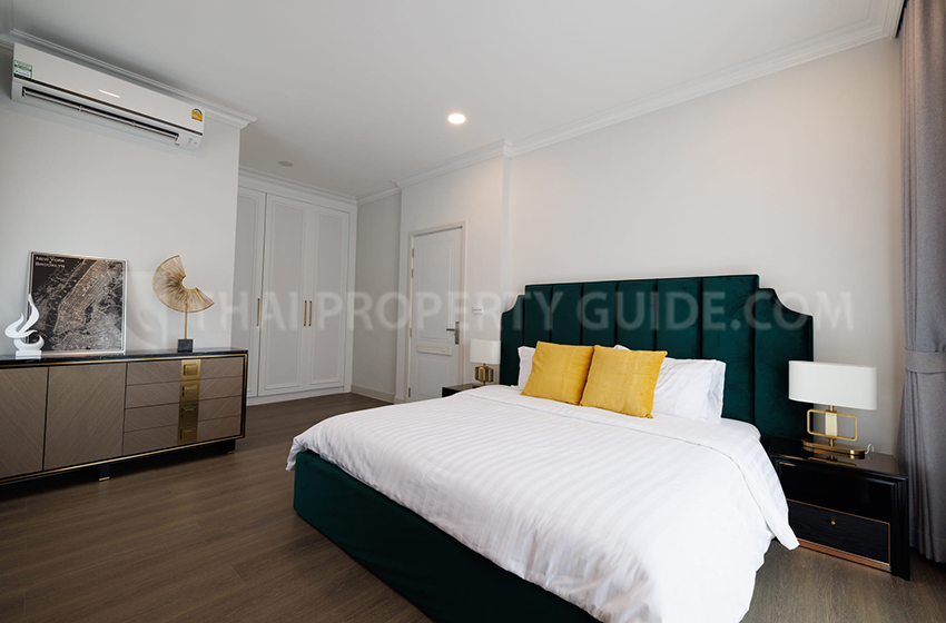 House with Shared Pool in Rama 9 