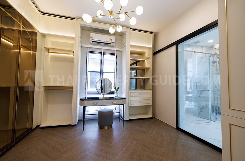House with Shared Pool in Rama 9 