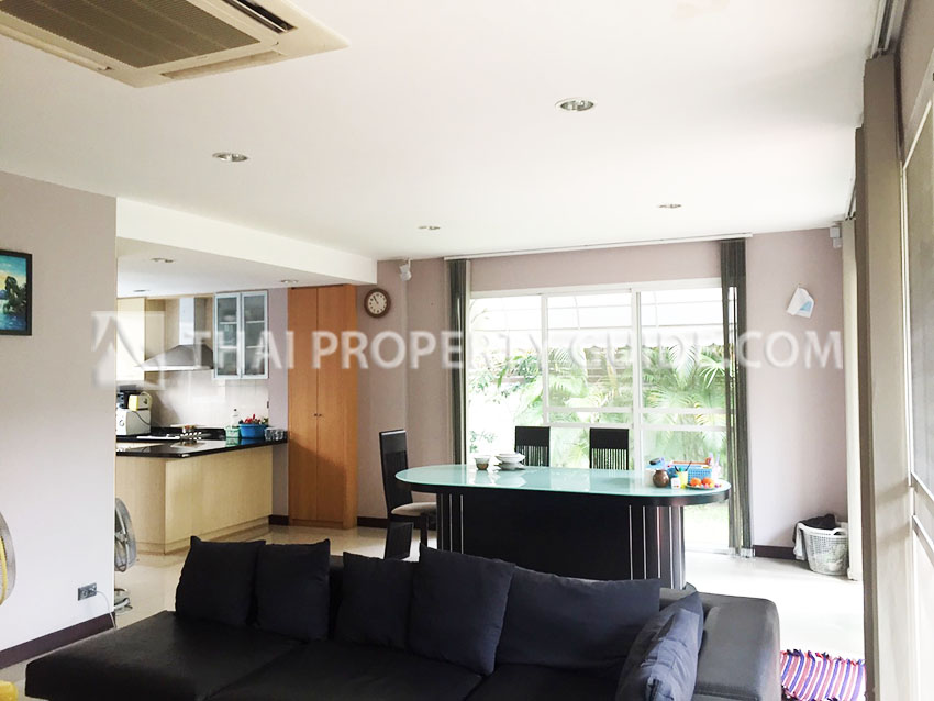 House with Shared Pool in Srinakarin 